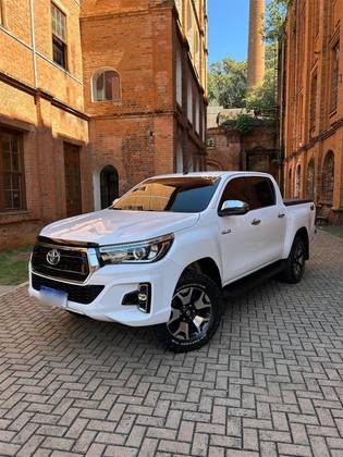 TOYOTA HILUX 2.8 SRX 4X4 CD 16V DIESEL 4P AUTOMÁTICO